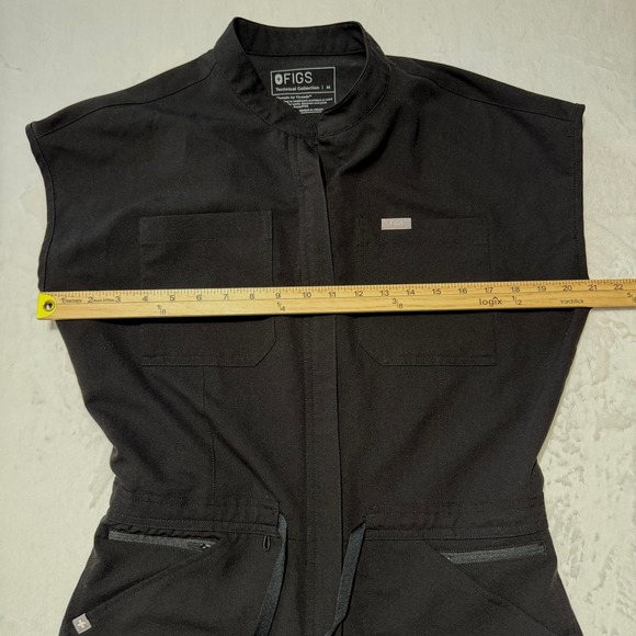NWOT FIGS Rafaela Cargo Scrub Womens Black Jogger Jumpsuit Medical Nurse Size M - Picture 9 of 10